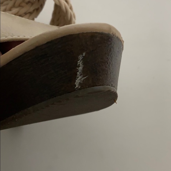 Sold- Charles Albert gold zip woven wedge sandals - Picture 5 of 13